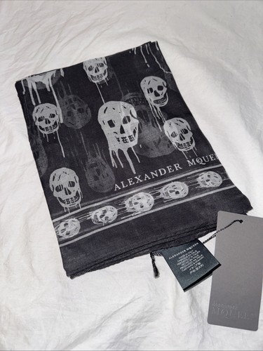 値下げ！Alexander McQueen　SkullStud Embossed NWT Alexander McQueen Dripping Skulls Gray Scarf 406292 Silk