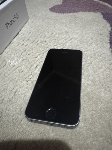 anelaさん iPhone6sと5s Apple iPhone 5s vs. Apple iPhone 6 | PCMag