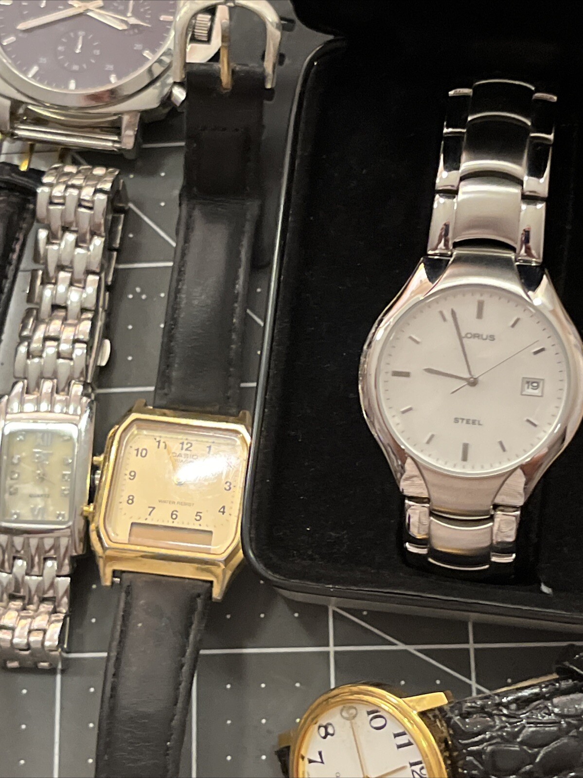 10 Lb Box Watches Lorus Anne Klein Packers You Samsung QQ Casio Fossil Zoo York