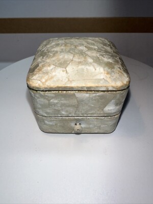 Antique MOP Push Button Paper Single Ring Presentation Box Pearl White