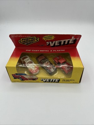 Road Champs 'Vette set 3 cars. Nice box. '50s, '70s, '80s Made 1987. Doors open.