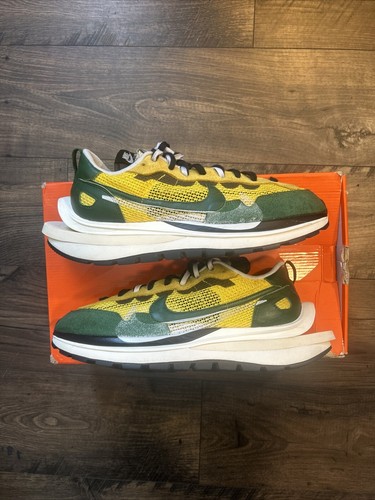 スニーカー Nike Vaporwaffle sacai Tour Yellow Stadium Green 2020 AW 20 New Deadstock Nike Vaporwaffle Sacai Tour Yellow Stadium