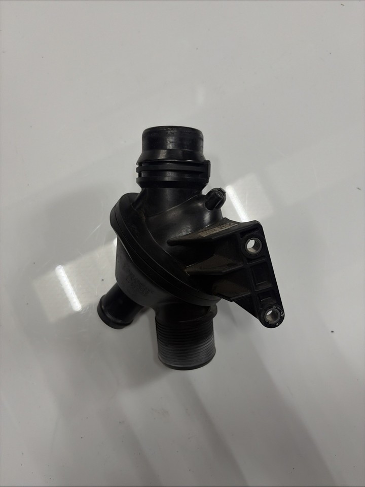 New Thermostat Housing Assembly For BMW F01 F02 F10 F11 523i 730i 11537580627, photo 2