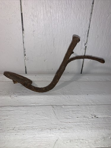 Antique 3 Leg Cast Iron Steal Rusty Buggy Carriage Wagon Step