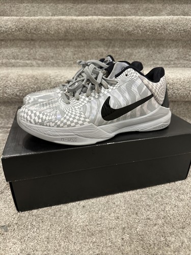 シューズ(男性用) Nike Kobe 5 Protro zebra demar derozan Sneak Peek: Nike Kobe 5 Protro â€œDeMar DeRozanâ€ PE