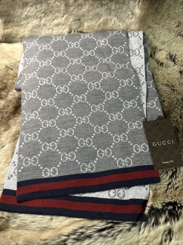 NWT GUCCI Unisex Grey GG Reversible Wool Scarf Red Blue