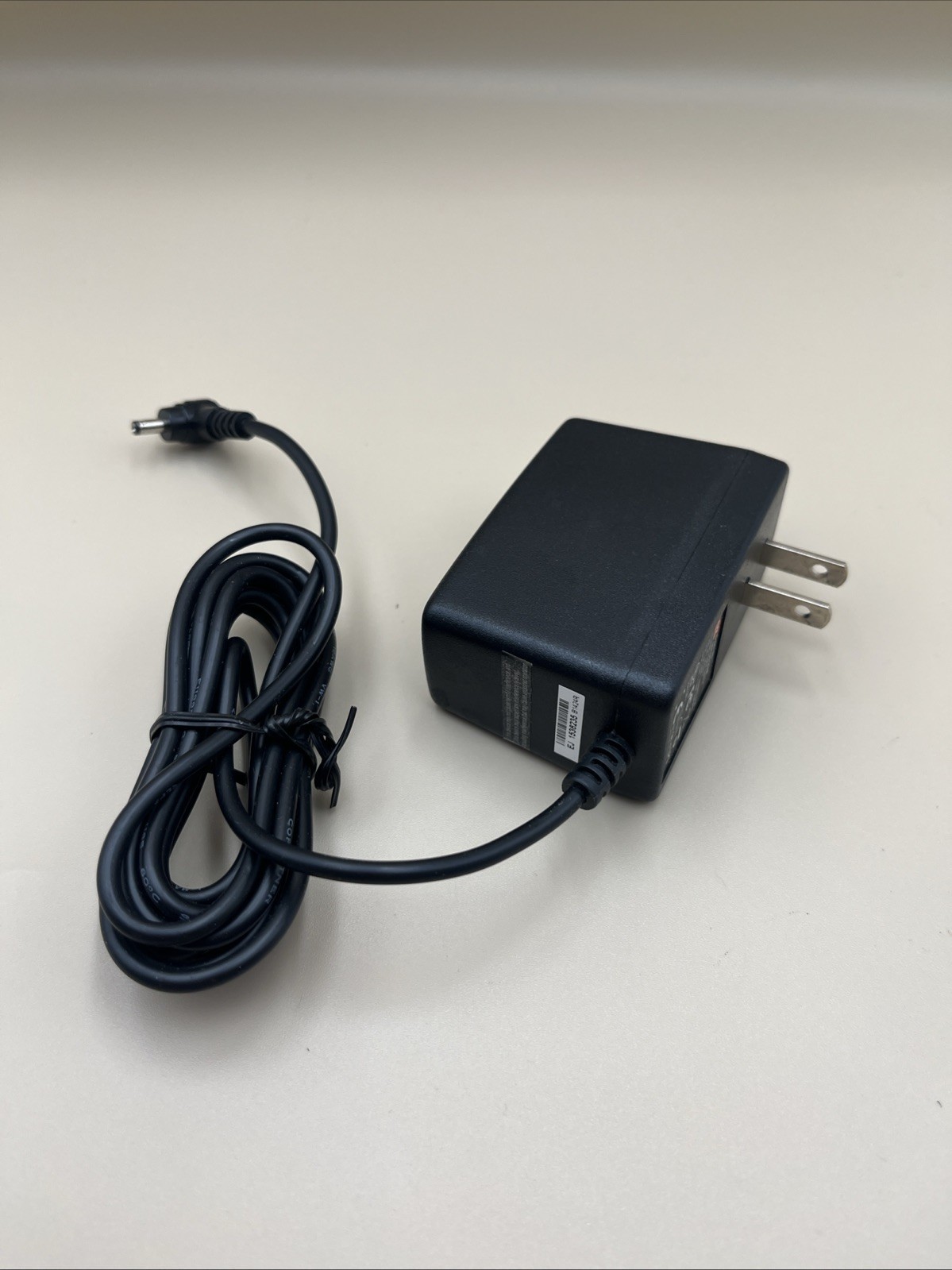 Mean Well 24 Volt power supply GS15U-2
