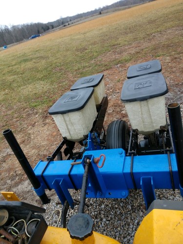 Kinze 2 Row 7000 Corn Planter with Precision Finger Meters