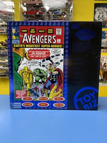 Toy Biz - Marvel Collector Editions THE AVENGERS Action