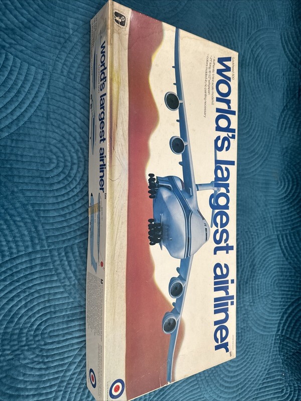 Entex 1/144 Lockheed 500 World's Largest Airliner Model Airplane.
