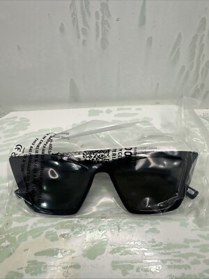 Le Specs Velodrome Sunglasses in Black Brand New with Tags and Soft Case New