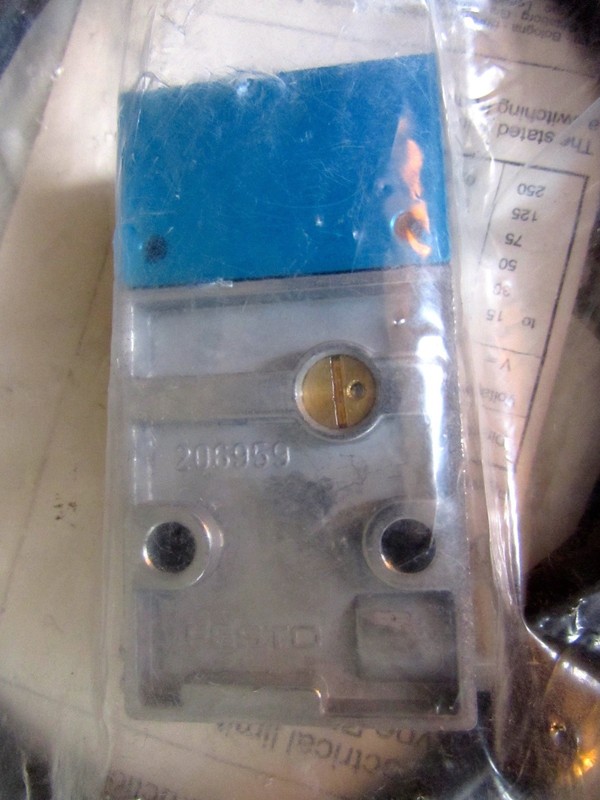 Festo Pneumatic PE1/8 Electric Limit Pressure Switch 215542 Air ER318