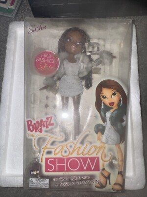 RARE SASHA BRATZ The Fashion Show DOLL MGA Dress Jacket Heels Style HTF Read