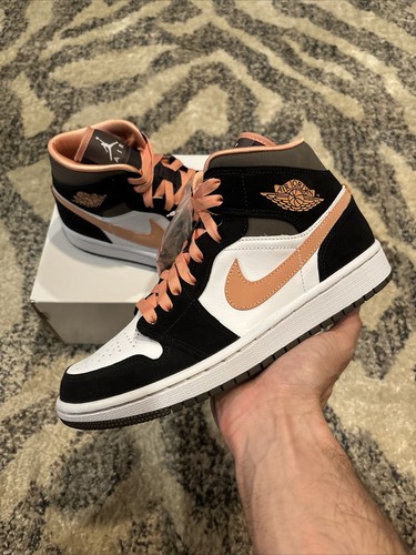 Nike Air Jordan 1 Retro Dark Mocha High Top Sneakers Size 12