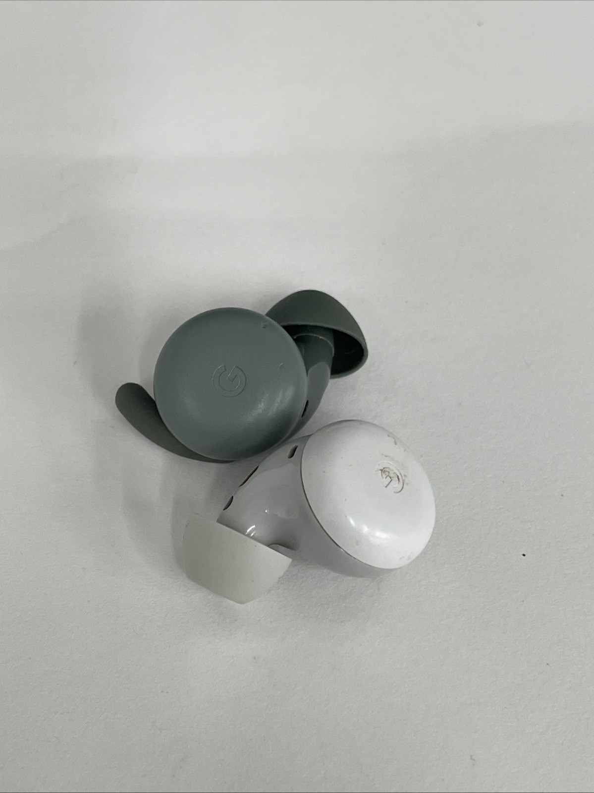 Google Pixel Buds A-Series Wireless Earbuds-Right Only DOES NOT WORK