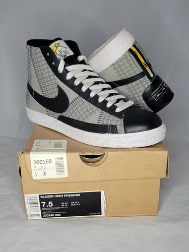 【レア】NIKE blazer high premium 330245-001 レア】NIKE blazer high premium 330245-001