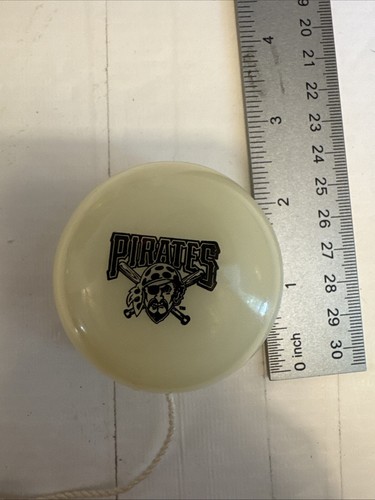 Vintage 90s Pittsburg Pirates (1997 Logo)/Coca Cola Off