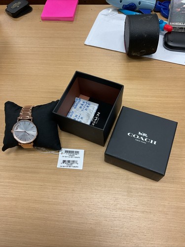 COACH★メンズのギフトに大人気♪Baxter Watchストラップセット Coach Men's Boxed Baxter Watch Gift Set - Club de Mode