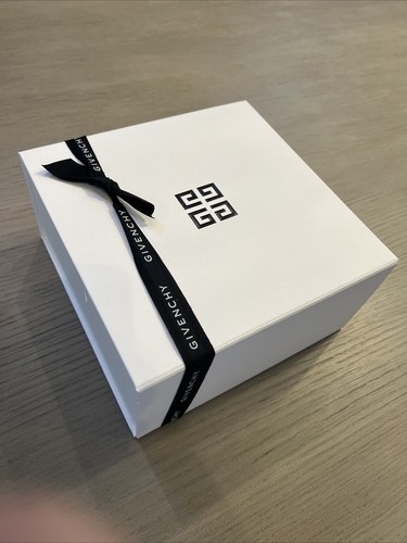 [新品] GIVENCHY ロゴ バニティボックス GIVENCHY - 新品 GIVENCHY モノグラムバニティポーチの通販 by