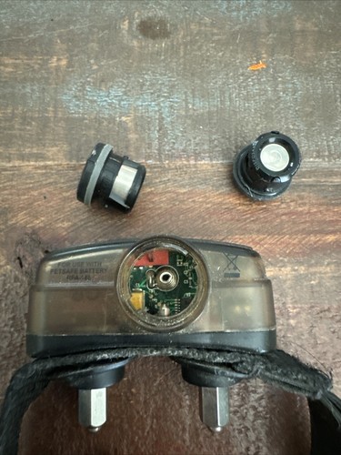 GROOVYPETS Model GP001 B REMOTE RECHARGEABLE DOG TRAINING VIBRATION SHOCK COLLAR