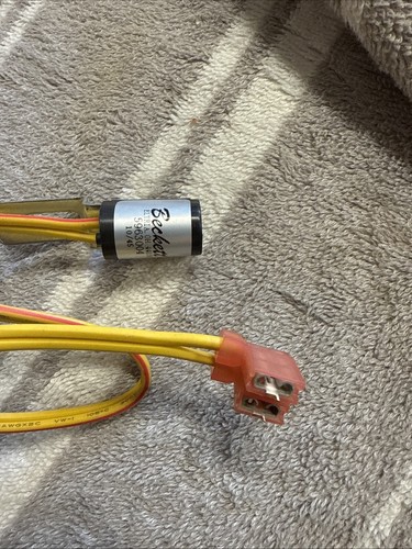 Beckett BRAND 7006U, Part# 5963004 Flame Plug /socket Honeywell# C554. Plug Only