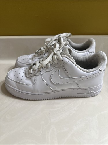 Nike Air Force 1 '07 Low (Triple White) (size M10/W11.5