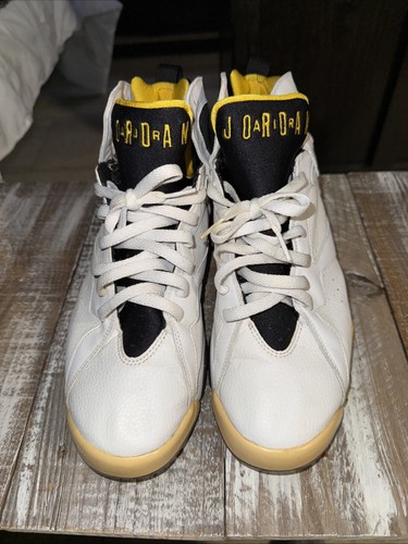Size 11 - Jordan 7 Retro White Varsity Maize 2006 313358-172