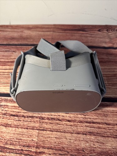 Oculus Go 64GB Standalone Virtual Reality Headset - WORKING