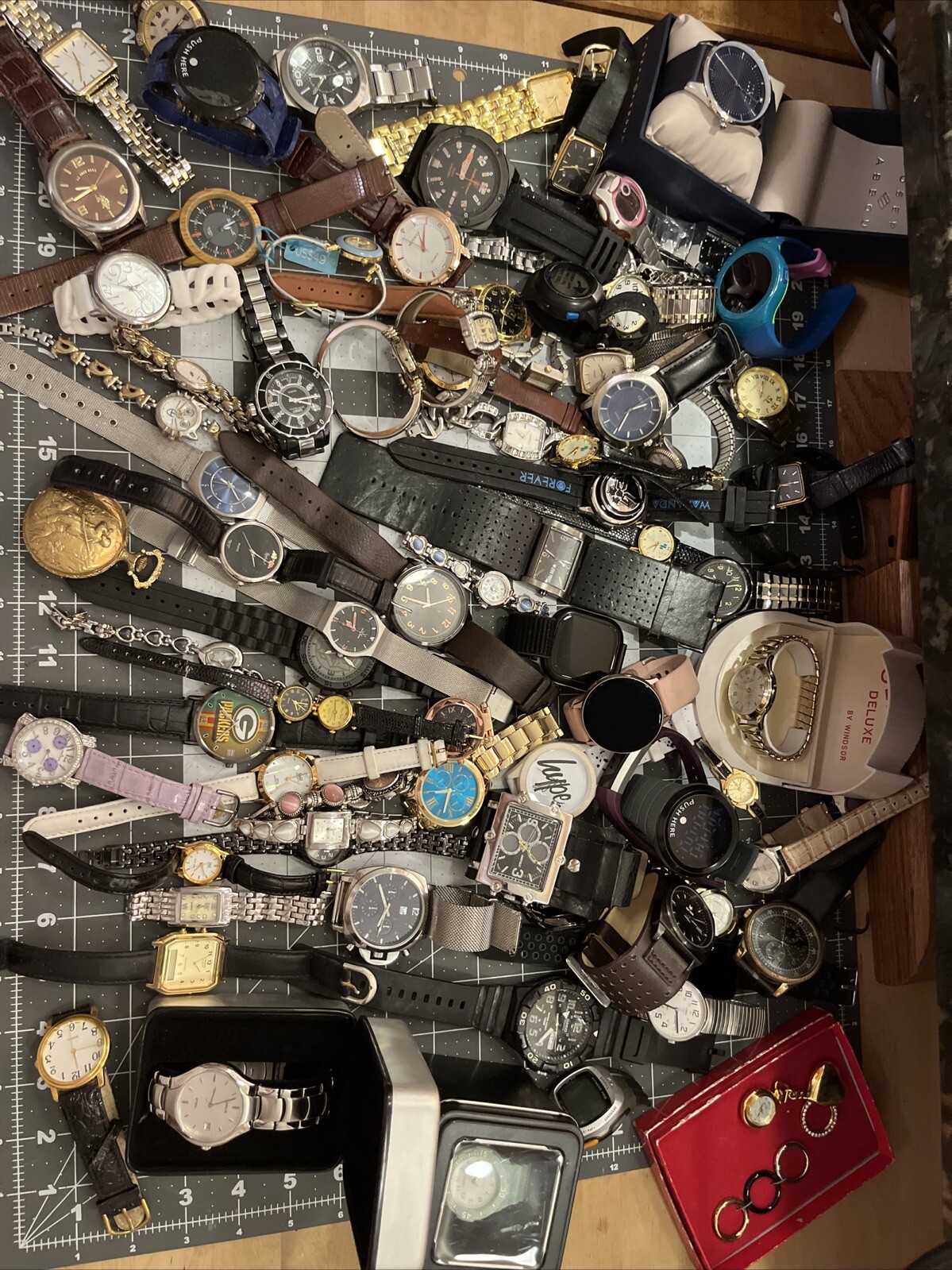10 Lb Box Watches Lorus Anne Klein Packers You Samsung QQ Casio Fossil Zoo York