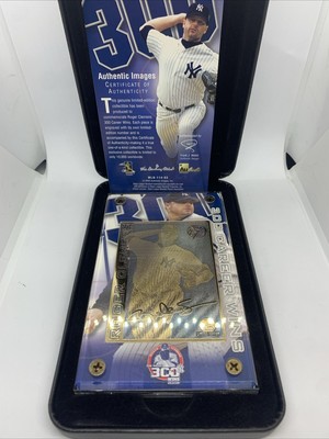 ROGER CLEMENS New York Yankees ''300 Career Wins'' Commemorative Gold Plaque Card