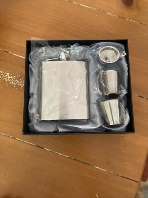 Hip Flask stainless steel 7 Oz With 2 Shot Glasses And Funnel