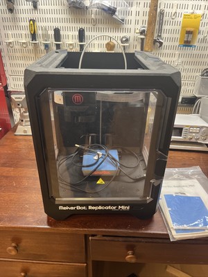   MakerBot Replicator Mini Compact 3D Printer   WITH Smart Extruder Plus ￼