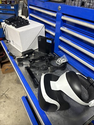 Sony Playstation 4 VR Headset Bundle Complete w/ 2 PS Move Controllers