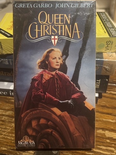 QueenのVHS VHSビデオ3枚ボックス / クイーン (QUEEN) / 栄光の軌跡 - メルカリ