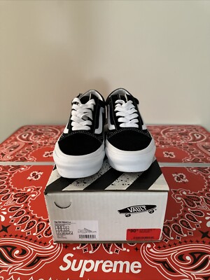 Size 6 Men / 7.5 Wom - VANS OG Old Skool LX - Suede / Canvas - Black / True Whte