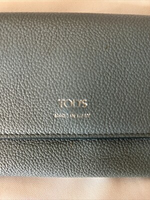 Tod s  Luxurious Italian Leather Thri Fold Wallet