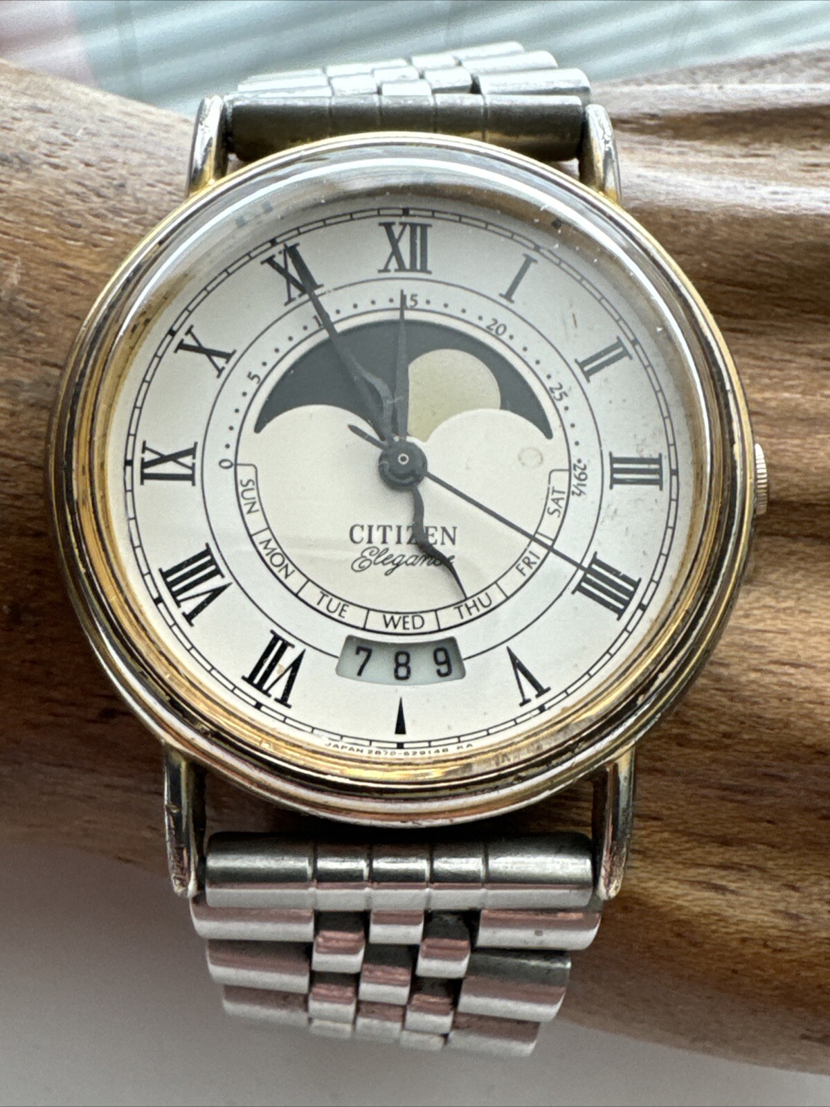 Mens citizen elegance moon phase gold tone panda dial wrist watch 2870-269314