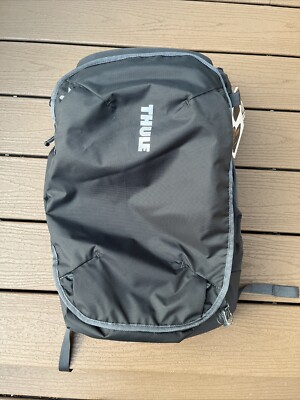 Thule Landmark 40L Backpack Travel  Bag Gray Carry-on New