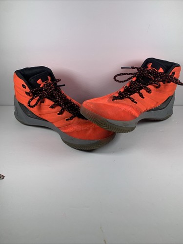 Under Armour Stephen Curry 3 Red Hot Santa Size 6 Youth Bolt