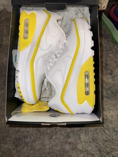 NIKE Air Max 90 UNDEFEATED ホワイト/イエロー Nike Undefeated x Air Max 90 White Optic Yellow Brand New Sz