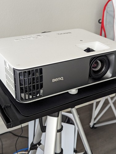 BenQ TK700 4K HDR 16ms 3200 Lumens Gaming DLP Projector