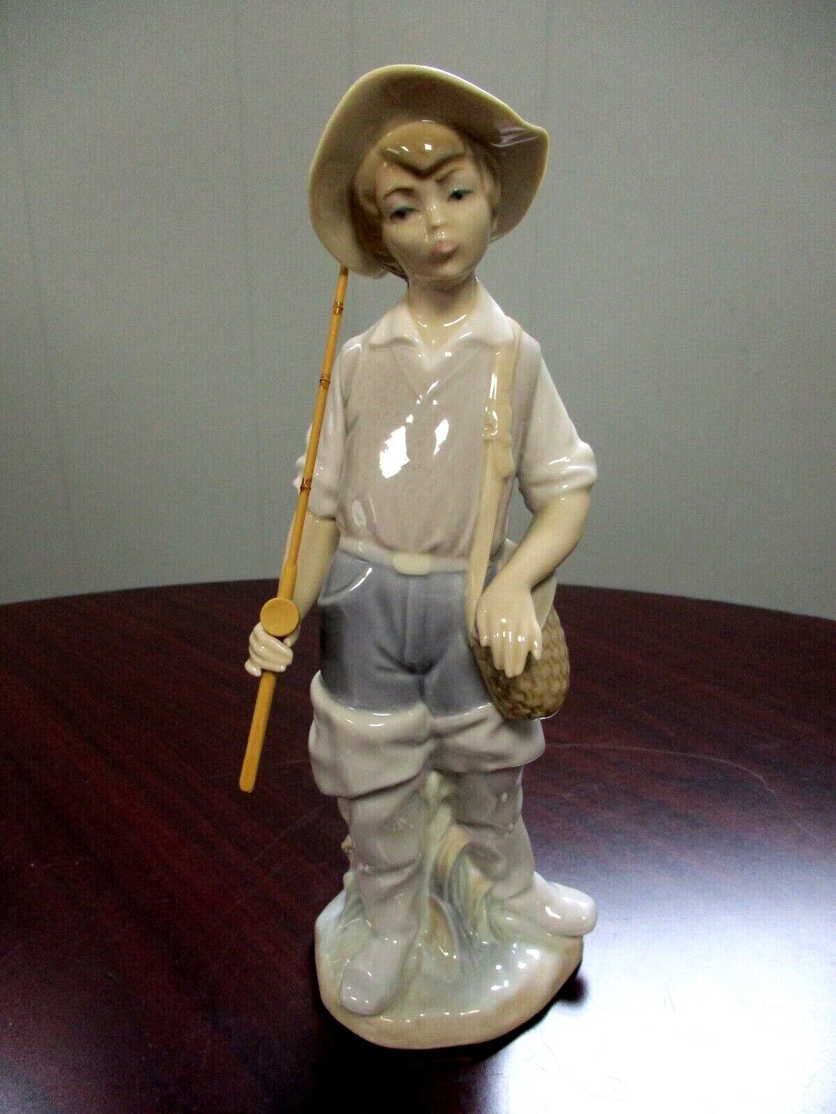 Boy Figurine 4809