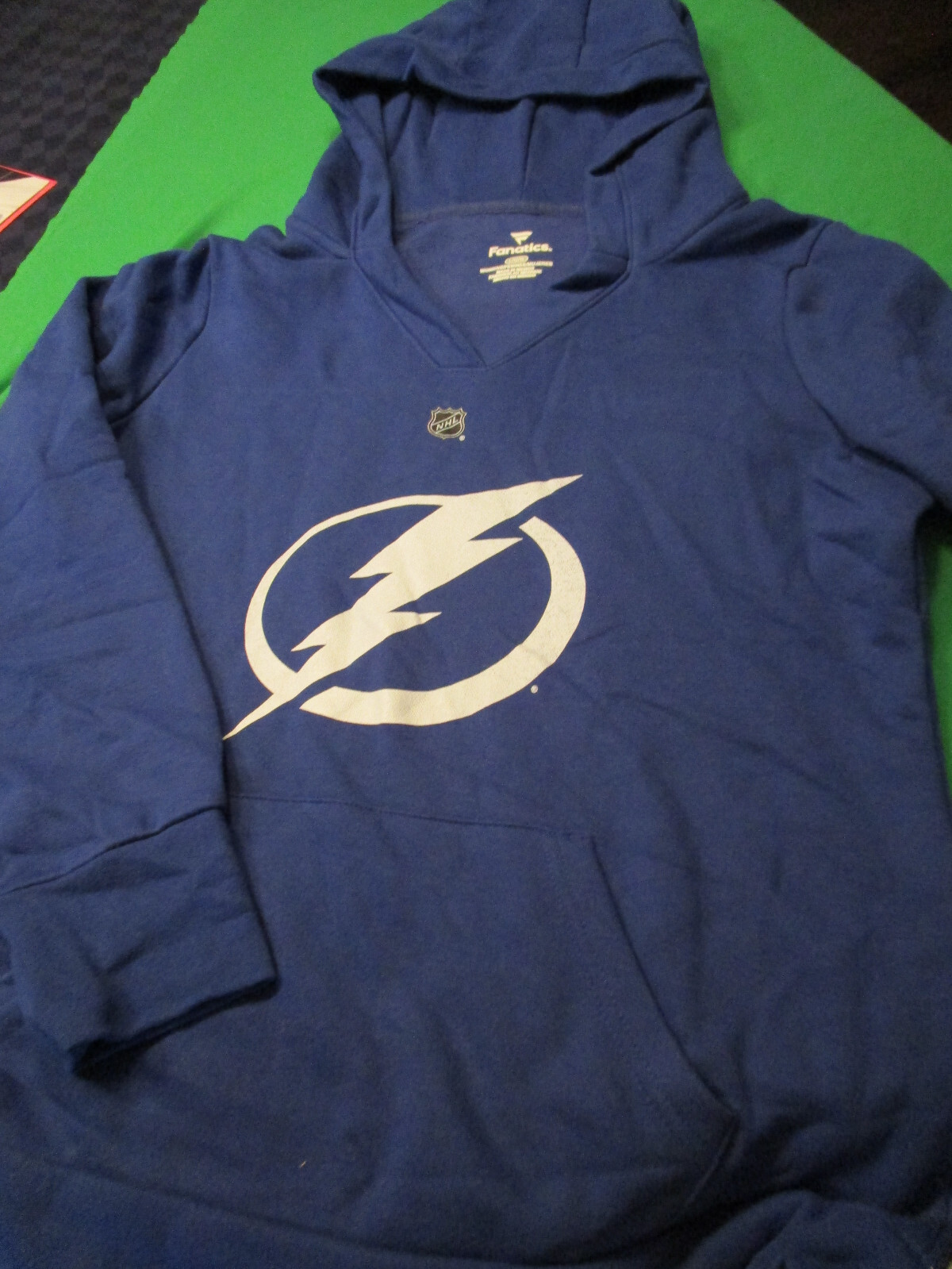 NEW NHL HOCKEY TAMPA BAY LIGHTNING WOMENS V NECK HOODED
