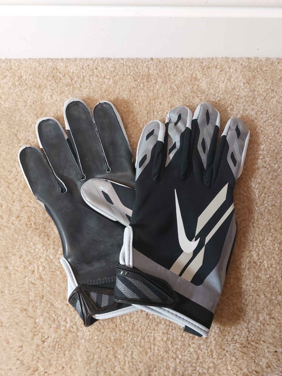 nike vapor shield gloves