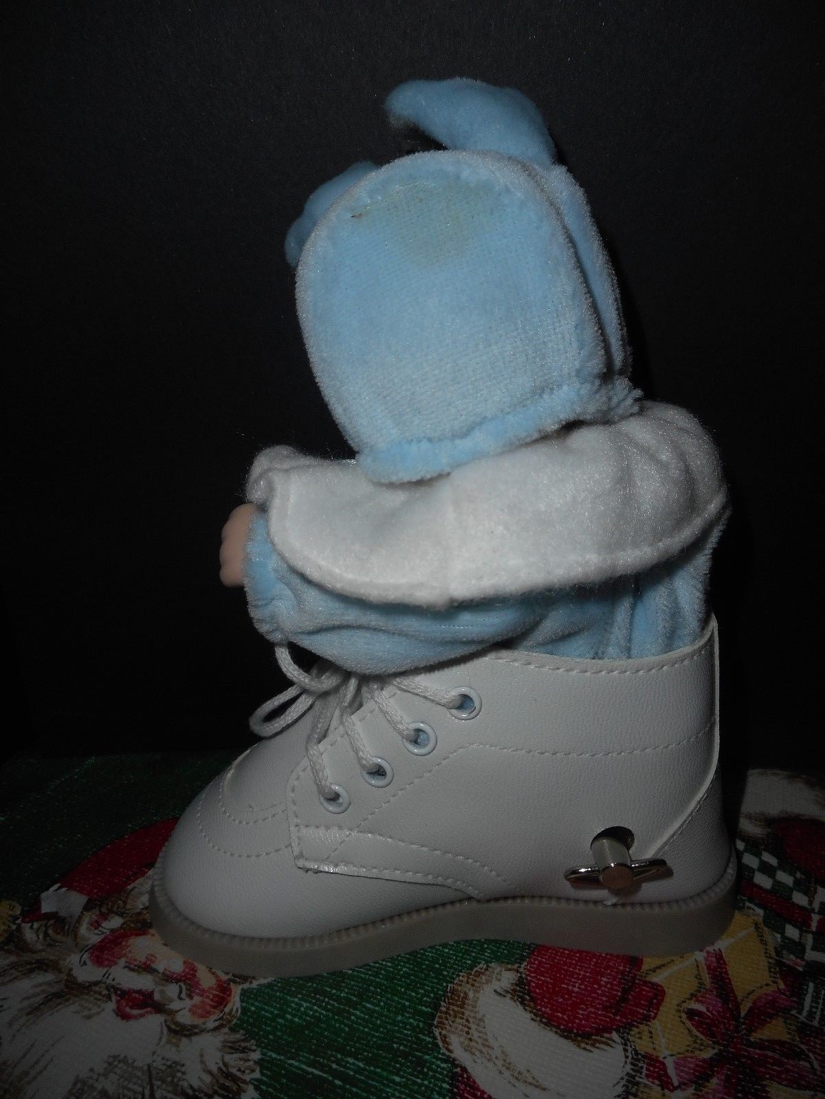 Lon-E Porcelain Baby Sleeping In Baby Shoe Plays 