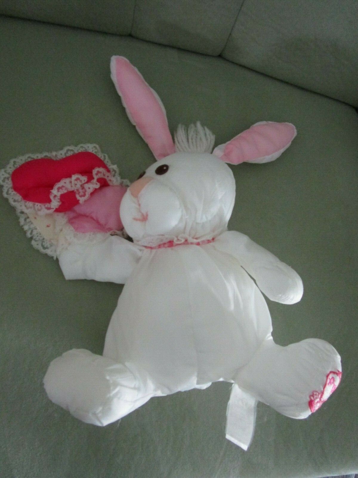 VALENTINE * VINTAGE * 1988 * FISHER PRICE * WHITE BUNNY * PUFFALUMP * HEARTS *
