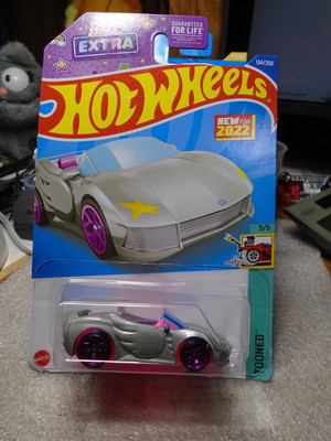 Hot Wheels Tooned Barbie Extra