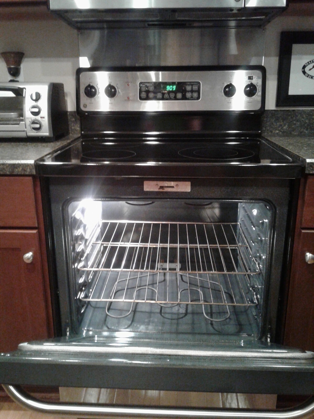 GE  Range Stainless Steel Electric Free-Standing  Single Oven