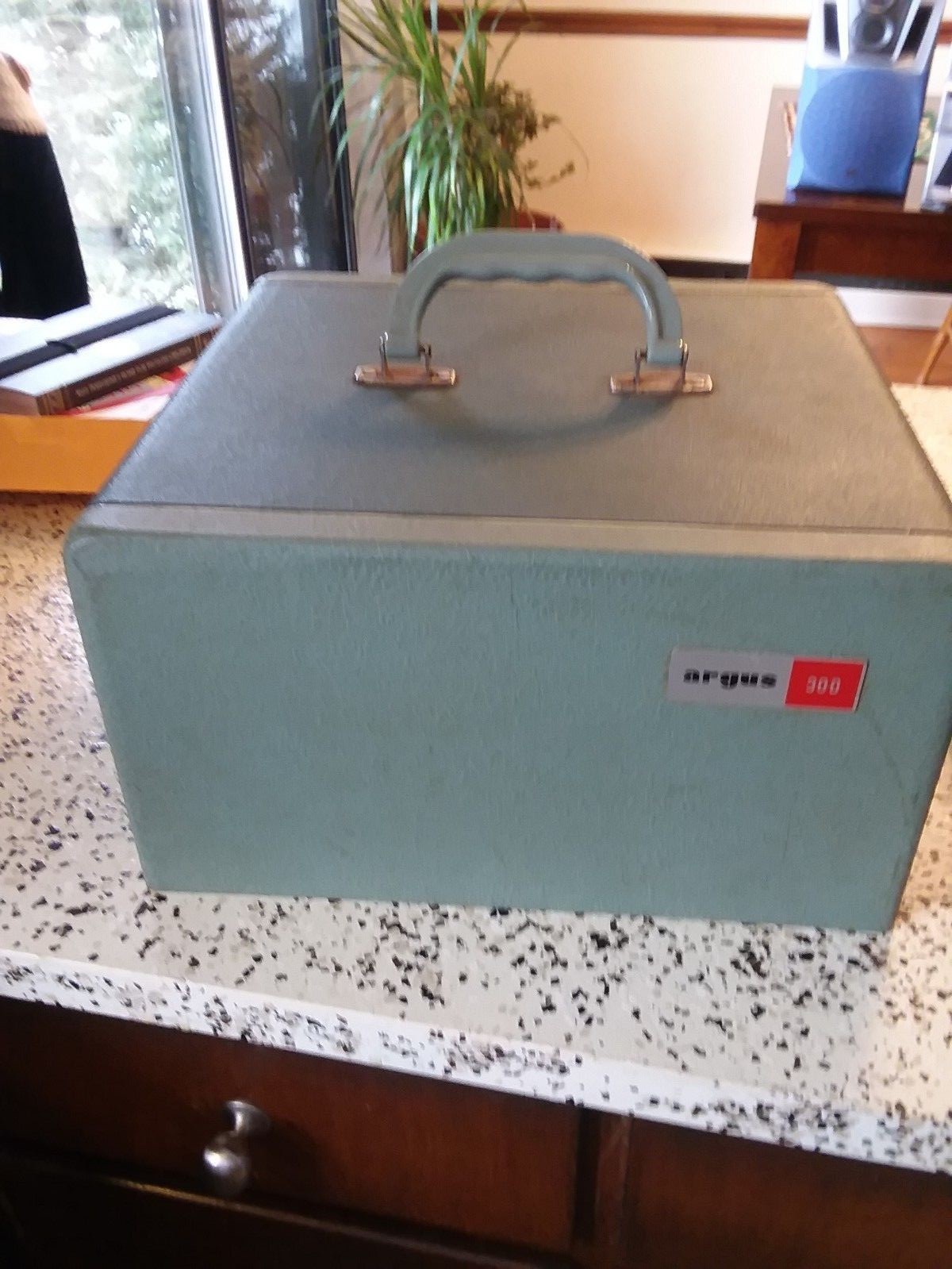 vintage argus 300 slide projecter