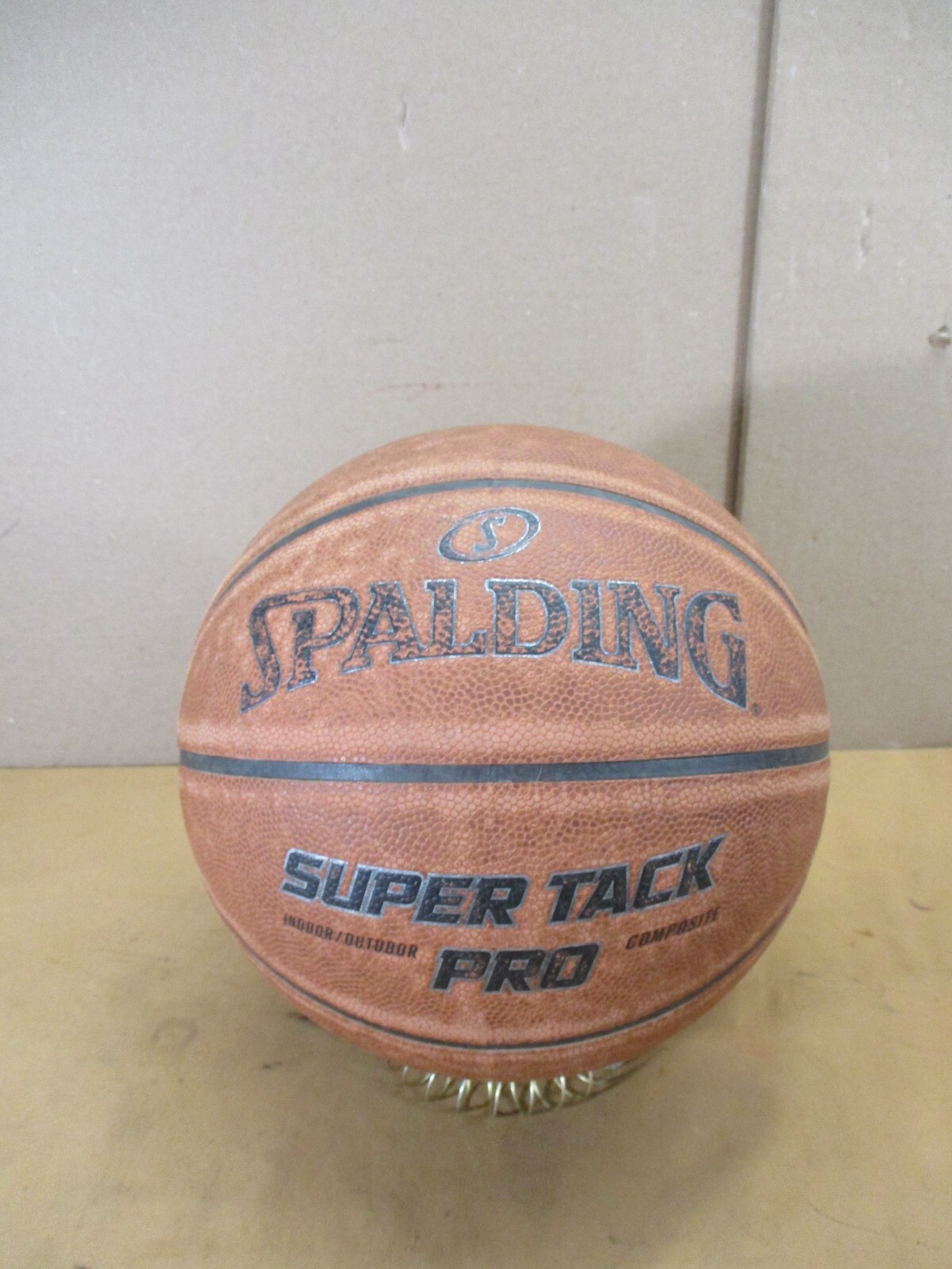 Spalding Super Tack Pro Composite Leather Size 7 Basketball
